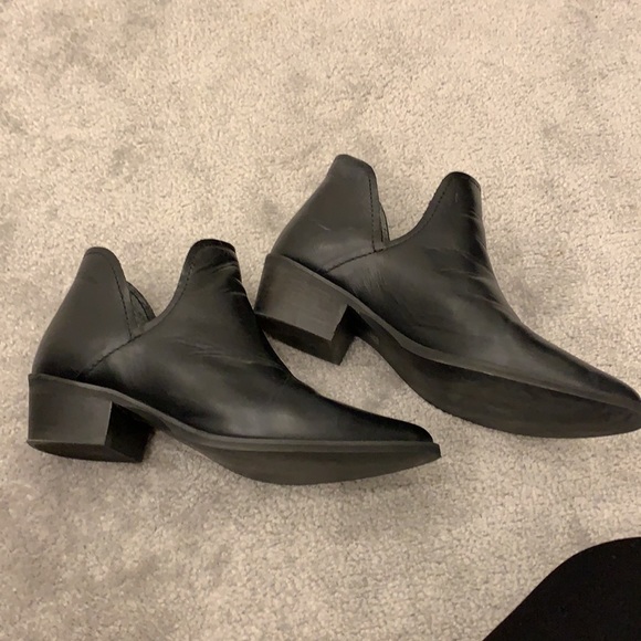 Steve Madden booties!! - Picture 2 of 2